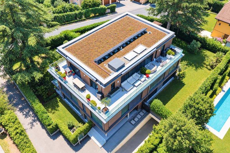 La terrasse circulaire de l'appartement