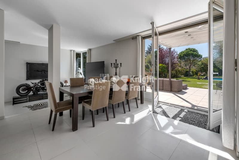 Contemporary villa in the Geneva countryside (4)