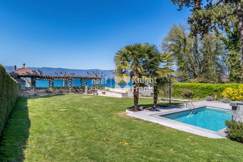 OFF-MARKET : Propriété au bord du lac (2)