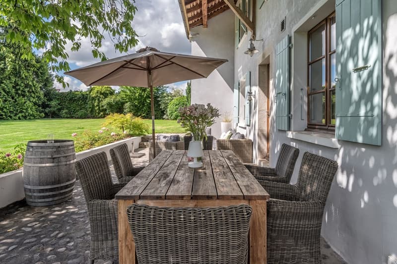 Modernity and luxury for this fully renovated farm. (6)