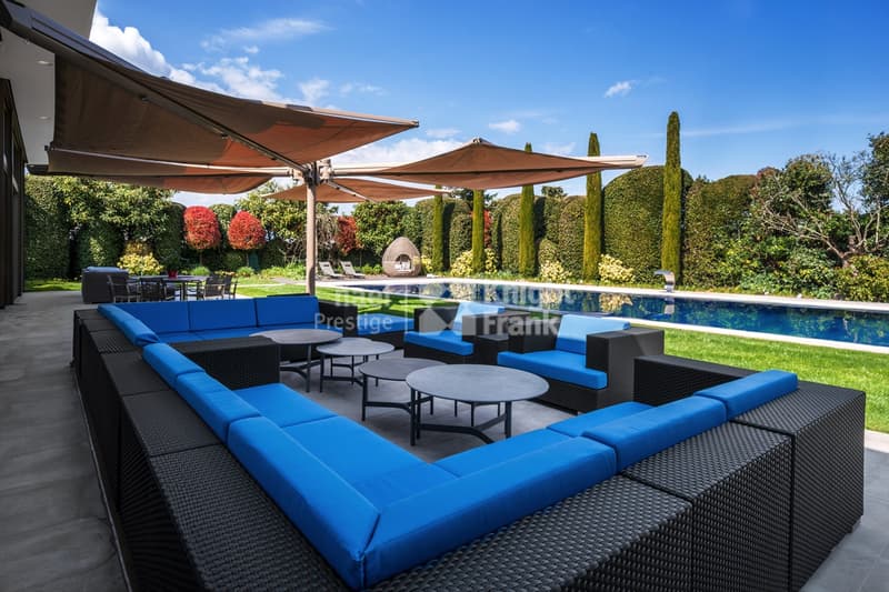 Luxury, discretion and elite services (1)