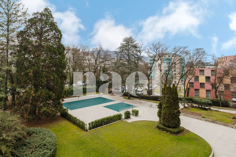 Piscine dans la résidence