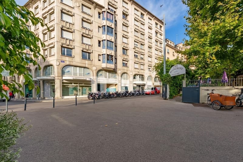 Appartement lumineux au 6 ème étage avec une belle terrasse (8)