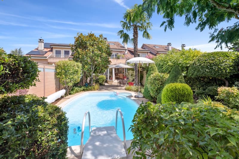 Charmante maison avec jardin arborisé & piscine (1)