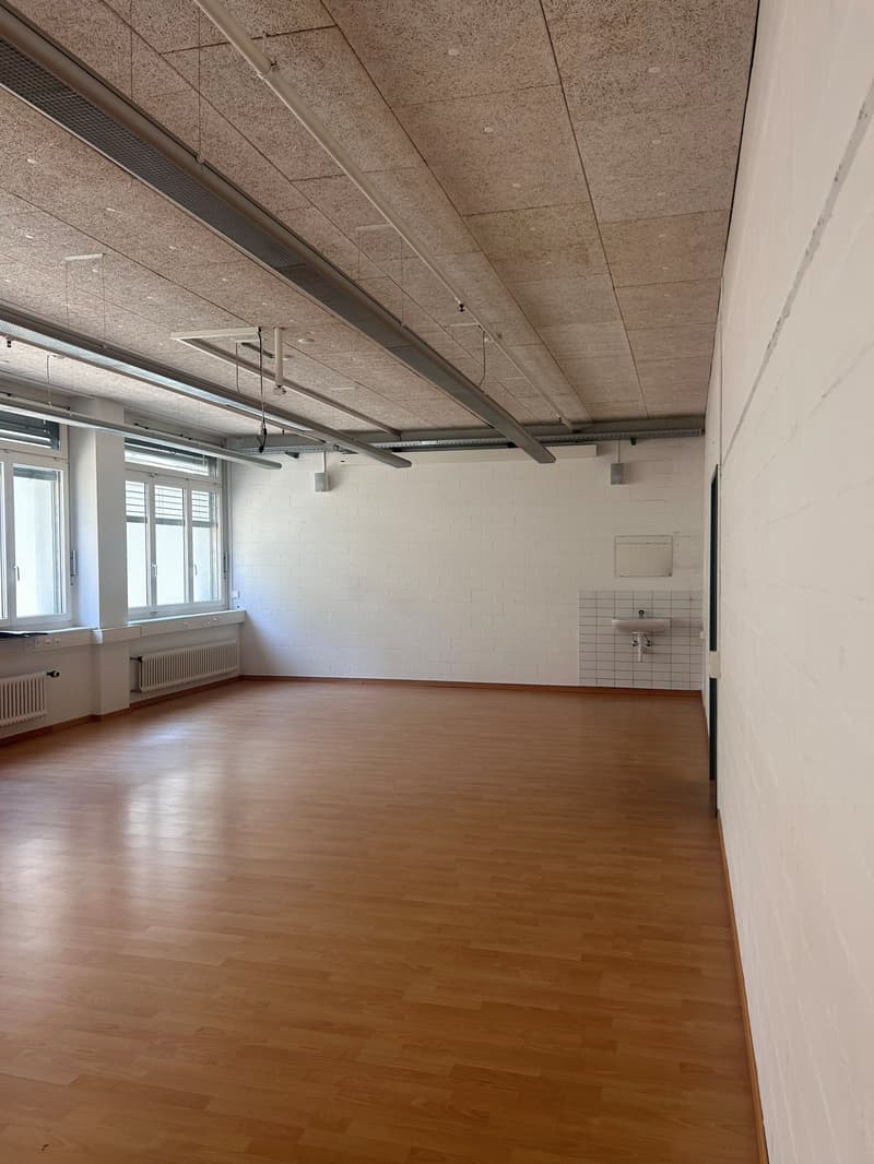 Modern office in an excellent location (2)