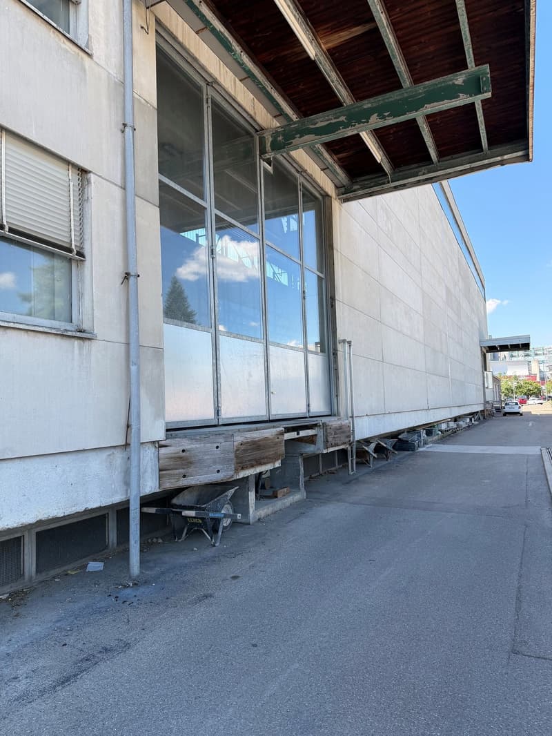 Winterthur-Grüze – versatile warehouse with office space (5)