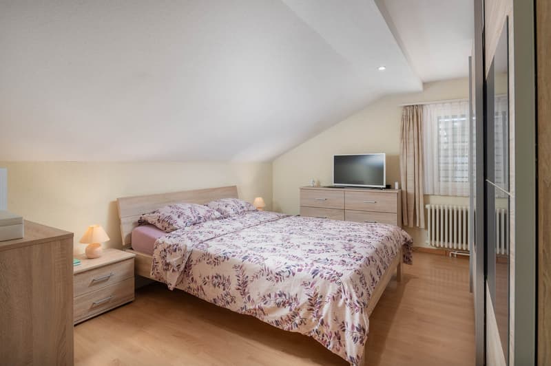 Casa unifamiliare in posizione centrale e buona con serra e stufa svedese a Rickenbach / LU (9)