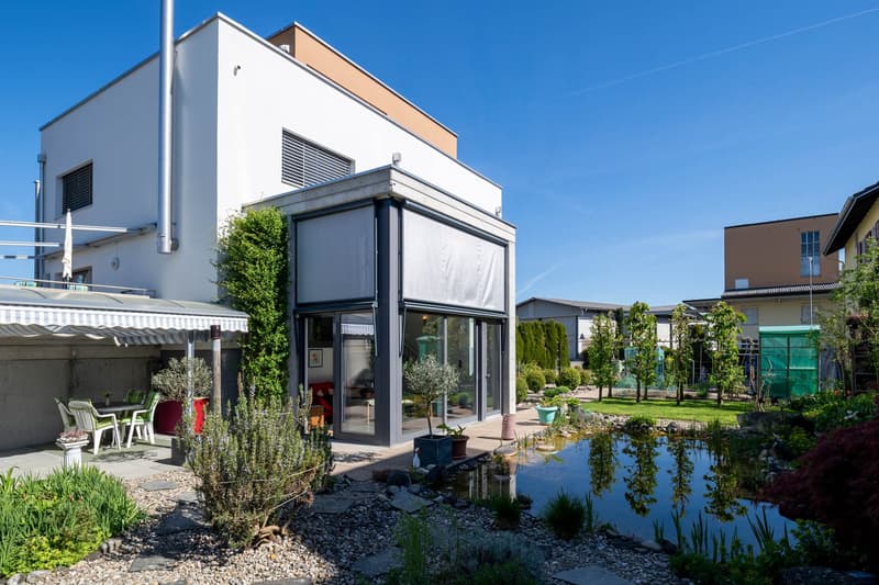 Exclusive single-family house with an apartment in a central location in Sursee (21)