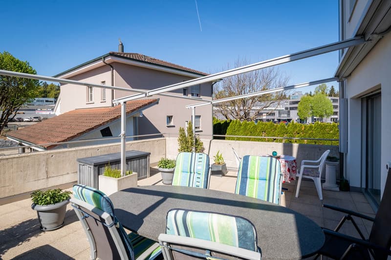 Exclusive single-family house with an apartment in a central location in Sursee (19)