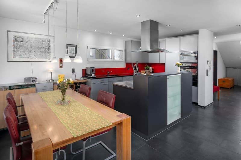 Exclusive single-family house with an apartment in a central location in Sursee (6)