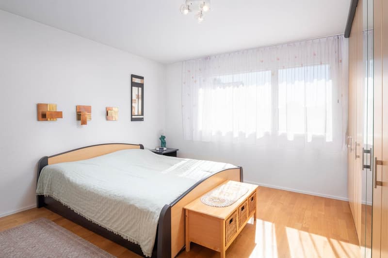 Exclusive single-family house with an apartment in a central location in Sursee (10)
