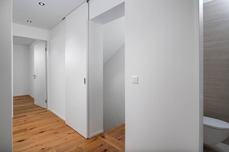 Appartement de terrasse exclusif et de haute qualité de 4,5 pièces - Votre domicile de rêve avec vue partielle sur le lac à Uerikon (5)
