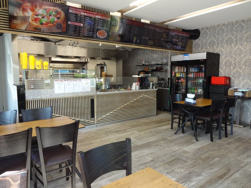 Centrally located snack bar or kebab directly next to the train station in Menziken / AG (5)