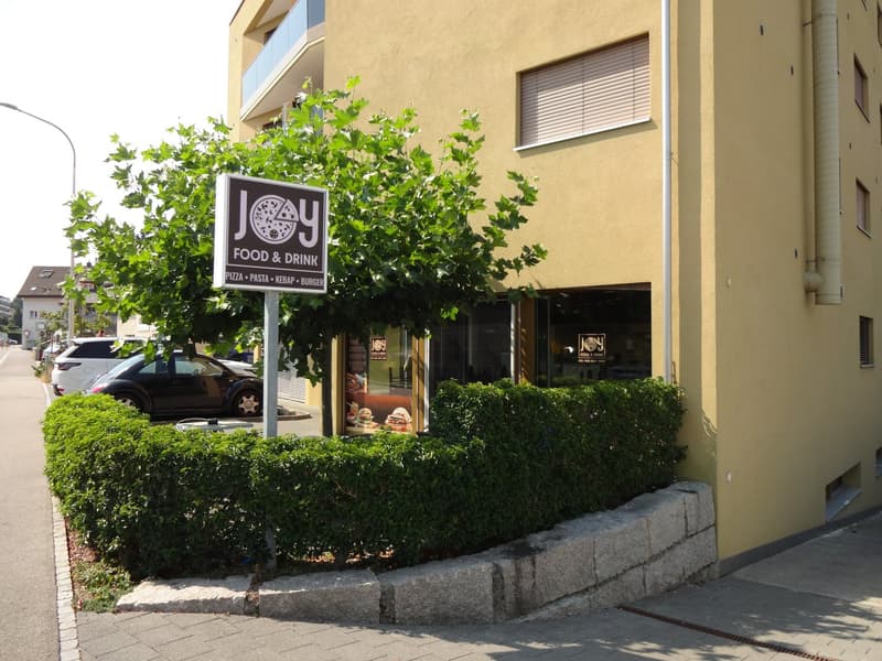Centrally located snack bar or kebab directly next to the train station in Menziken / AG (3)