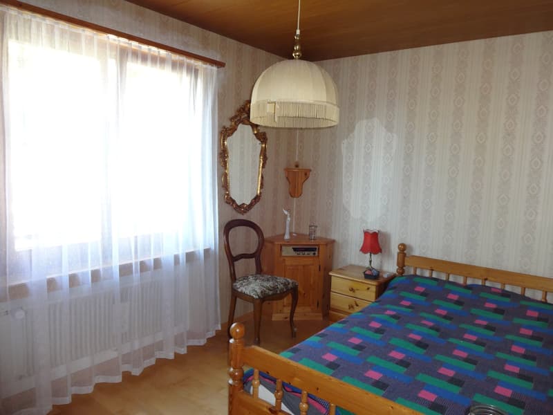 Charmantes Einfamilienhaus an guter, sonniger Lage mit grossem Garten und wunderbarer Weitsicht (8)