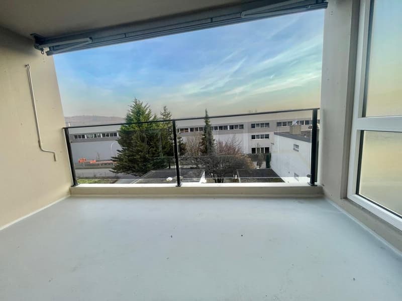 Newly renovated 3.5 room apartments with private washing machine/tumbler (36)