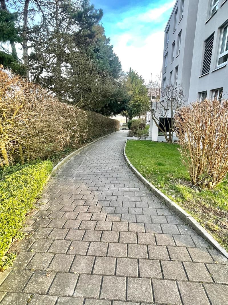 Newly renovated 3.5 room apartments with private washing machine/tumbler (40)