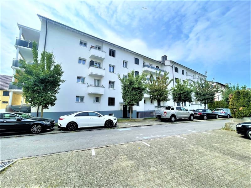 Appartement moderne 2.5 pièces avec lave-linge/sèche-linge à côté d'Emmencenter (26)