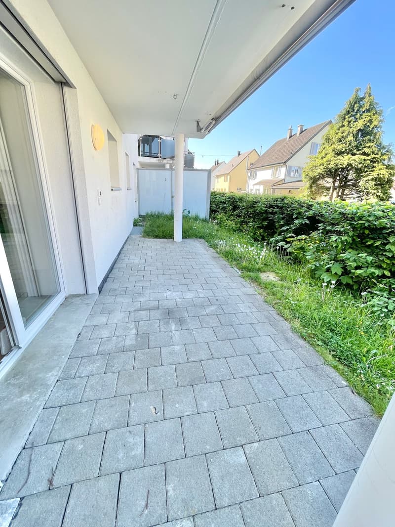 Appartement moderne 2.5 pièces avec lave-linge/sèche-linge à côté d'Emmencenter (23)