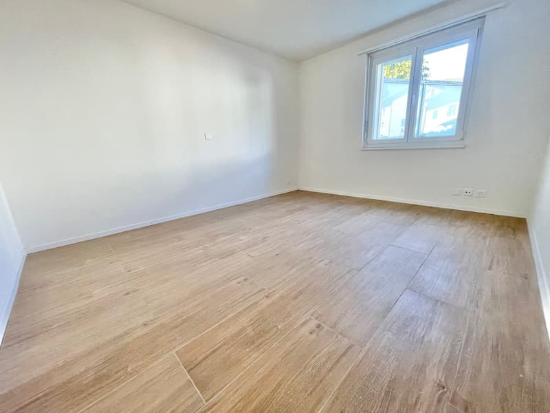 Appartement moderne 2.5 pièces avec lave-linge/sèche-linge à côté d'Emmencenter (10)