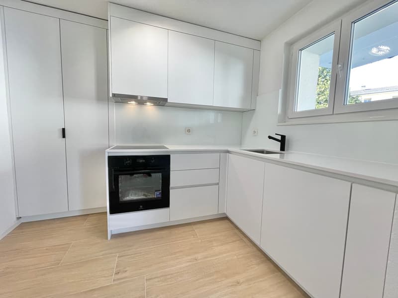 Appartement moderne 2.5 pièces avec lave-linge/sèche-linge à côté d'Emmencenter (2)