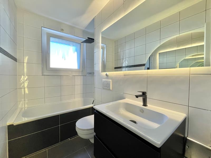 Appartement moderne 2.5 pièces avec lave-linge/sèche-linge à côté d'Emmencenter (17)