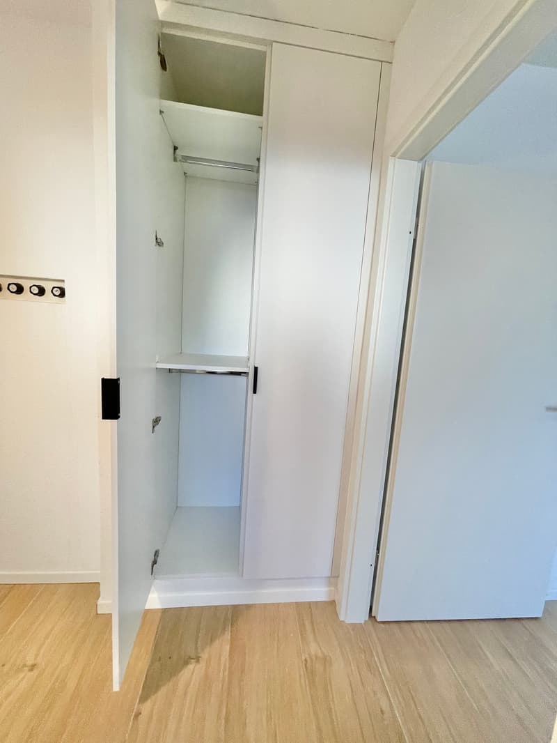 Appartement moderne 2.5 pièces avec lave-linge/sèche-linge à côté d'Emmencenter (11)