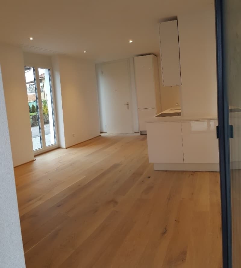 TOP moderne 3.5 Zimmer Wohnung zentral in Oftringen (3)