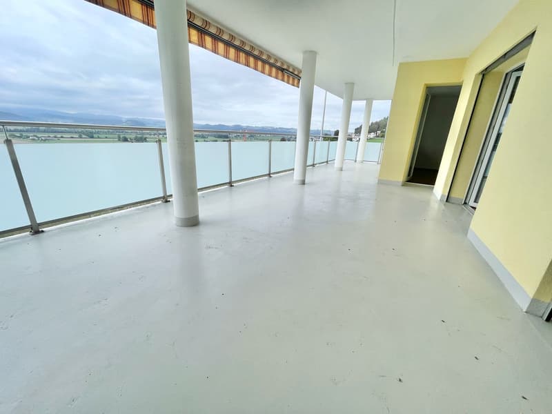 Preiswerte, grosszügige 4.5 Zimmer Wohnungen an Hanglage mit genialer Panoramasicht (18)