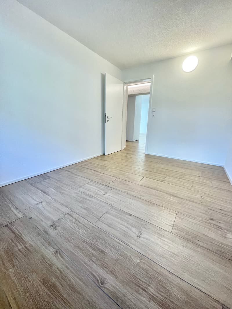 TOP MODERNE 3.5 ZIMMER WOHNUNG ZENTRAL IN EMMENBRÜCKE (8)