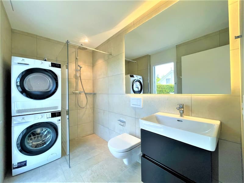 Appartement moderne 2 pièces avec balcon à Brunegg (4)