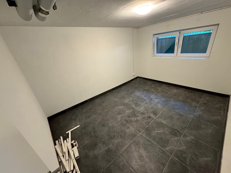 ERSTVERMIETUNG: Top moderne Hobbyräume in Biberist (10)