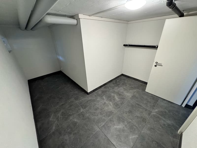 ERSTVERMIETUNG: Top moderne Hobbyräume in Biberist (5)
