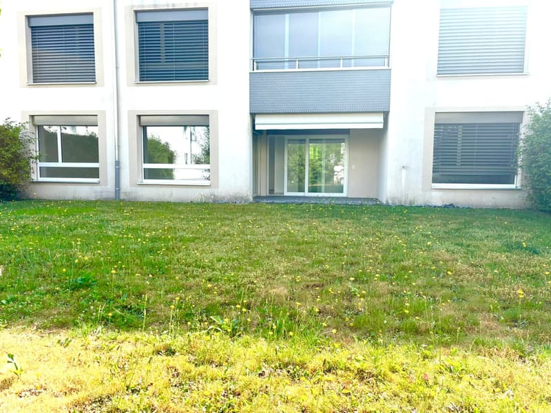 Ampio appartamento di 2,5 locali con giardino a Schötz (17)