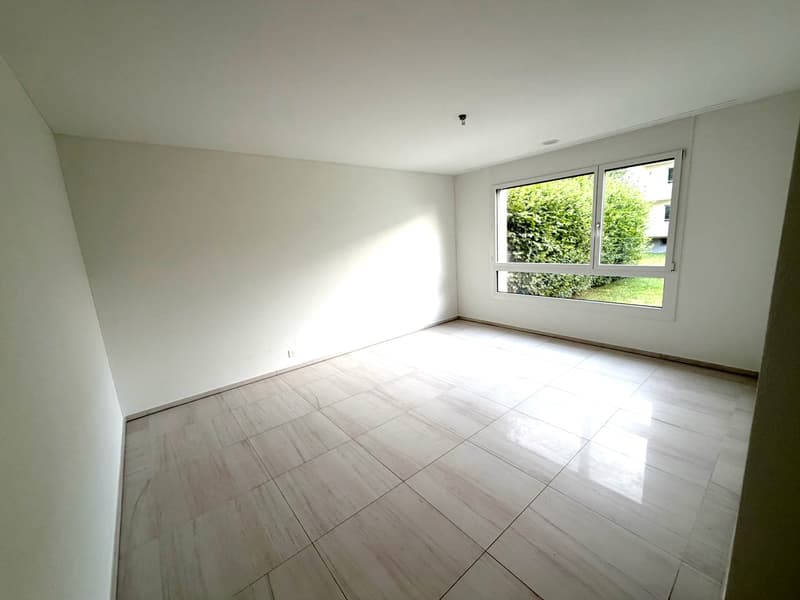 Ampio appartamento di 2,5 locali con giardino a Schötz (14)