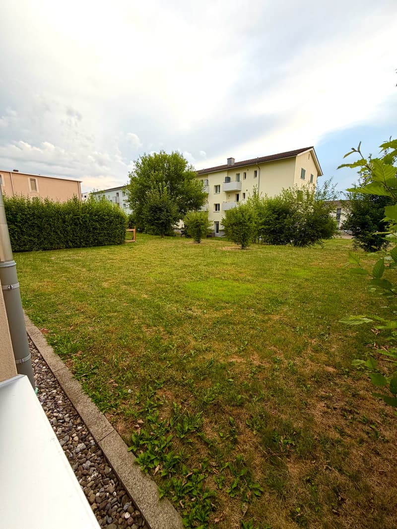 Ampio appartamento di 2,5 locali con giardino a Schötz (19)