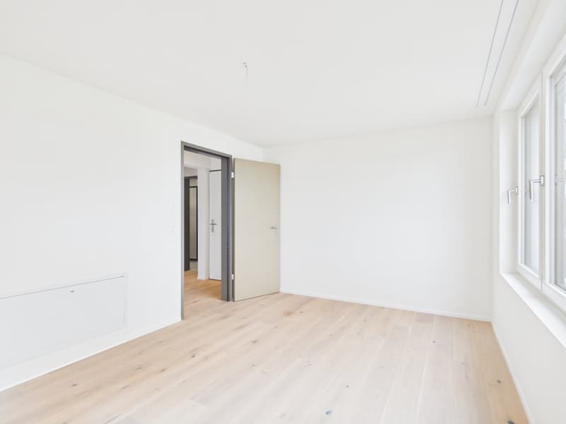 Appartement en propriété de 4,5 pièces avec vue sur le lac, la ville et les montagnes ! (13)