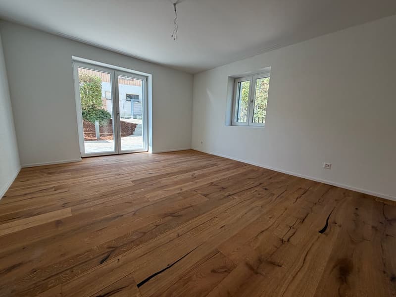ERSTVERMIETUNG: Wunderschöne 2.5 Zimmerwohnung an toller Lage (4)