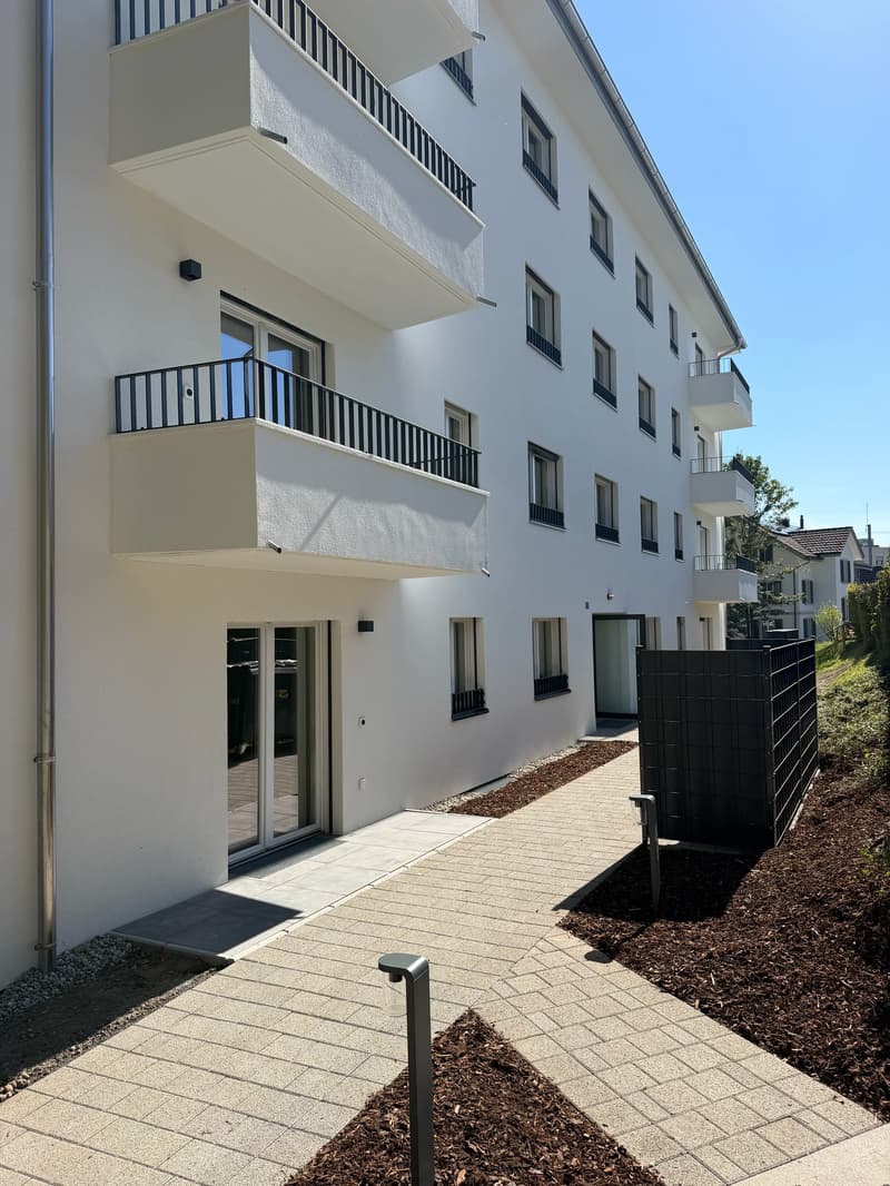 ERSTVERMIETUNG: Wunderschöne 2.5 Zimmerwohnung an toller Lage (9)