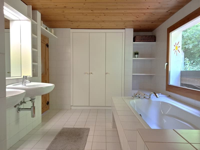 Living with heart and character - single-family house with commercial space (8)