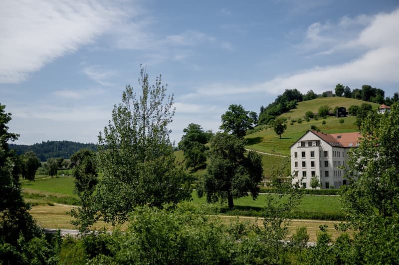 Aussicht auf das Aparthotel Luzern West und Schloss Kasteln