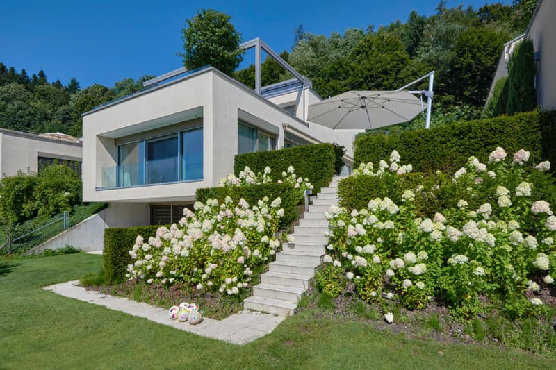 Pool & Garden Idyll: Exclusive 6.5 Room Single-Family Home (2)