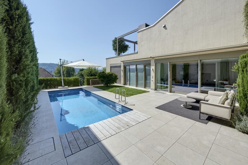 Pool & Garden Idyll: Exclusive 6.5 Room Single-Family Home (1)
