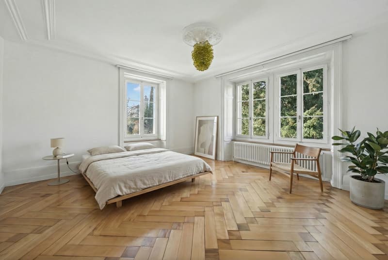 Living above the roofs of Lucerne: Spacious 7-room old town apartment (6)