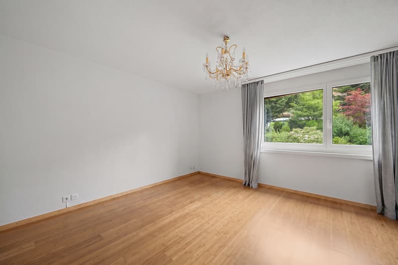 City-near living comfort with balcony, chimney & view of the green (6)