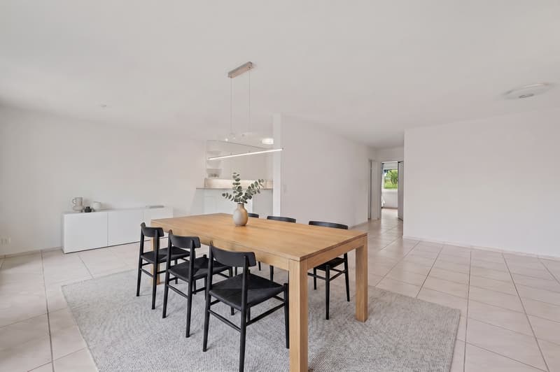 City-near living comfort with balcony, chimney & view of the green (4)