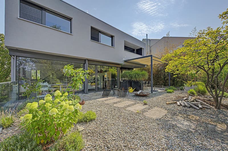 Architektur trifft Natur - grosszügiges Einfamilienhaus mit Einliegers (1)