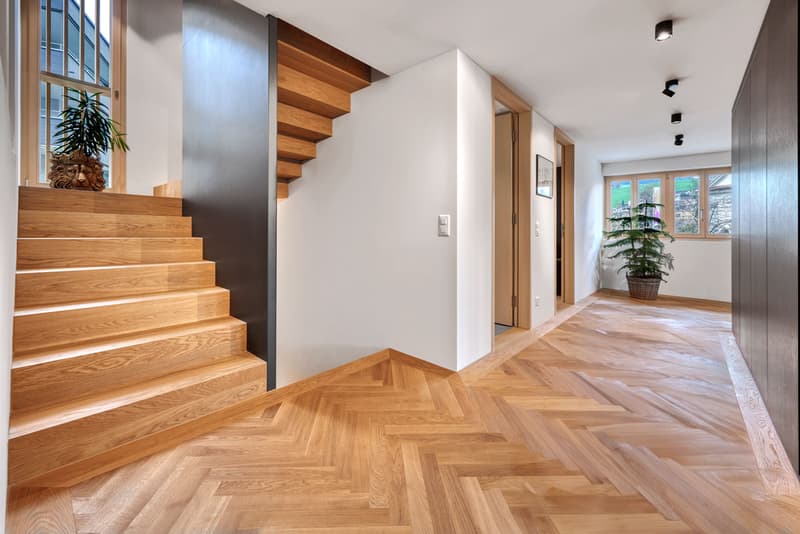 Traditionelles Holzhaus mit modernem Glasanbau - Wohnen auf 8 Zimmern (5)