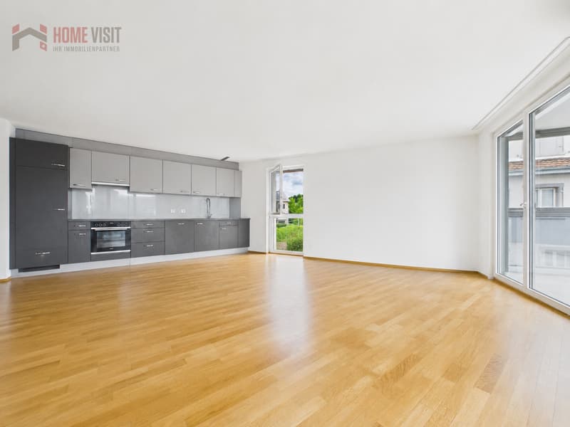 Wohnzimmer mit offene Küche
