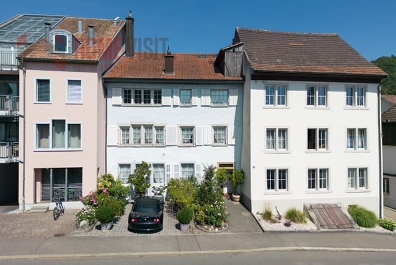 Charakterhaus mit 340 m² - Wohnen, Arbeiten, Leben (10)
